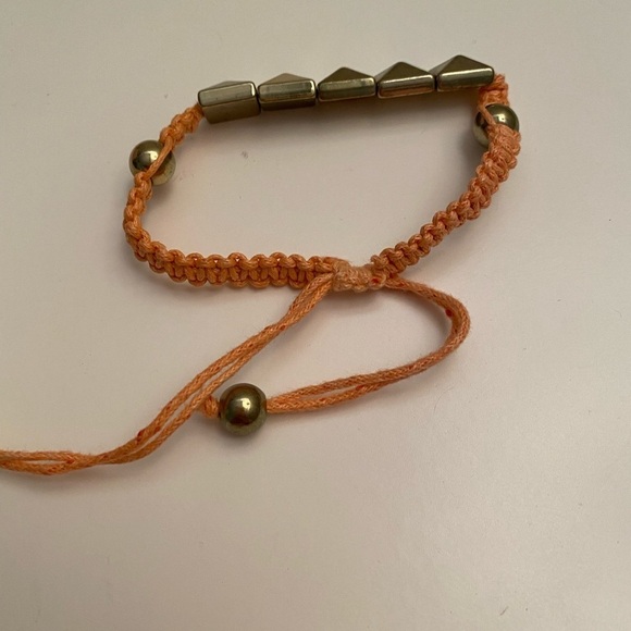 Set of two coral bracelets. - Picture 4 of 5